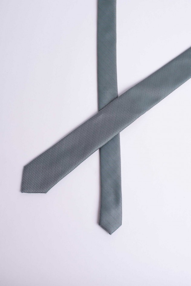 Corbata seda pala estrecha