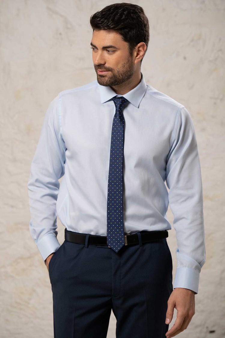 Camisa de vestir entallada falso liso