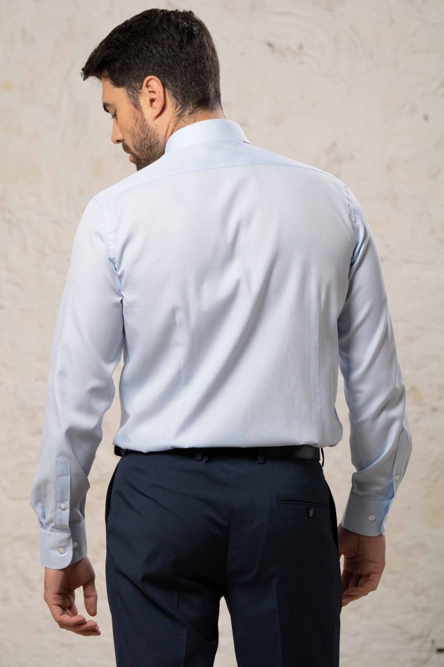 Camisa de vestir entallada falso liso