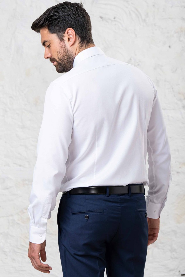 Camisa de vestir entallada falso liso