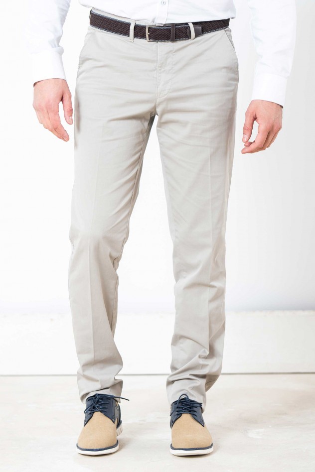 Pantalón chino elástico Regular Fit