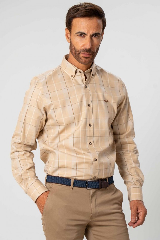 Camisa semientallada viella fina cuadro grande beige