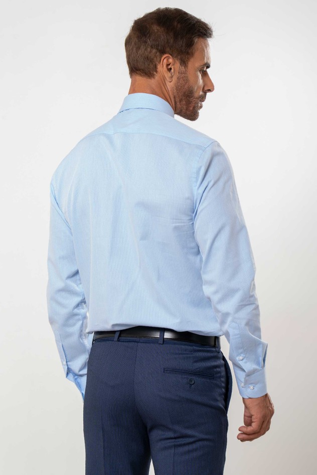 Camisa semientallada azul hilatura...