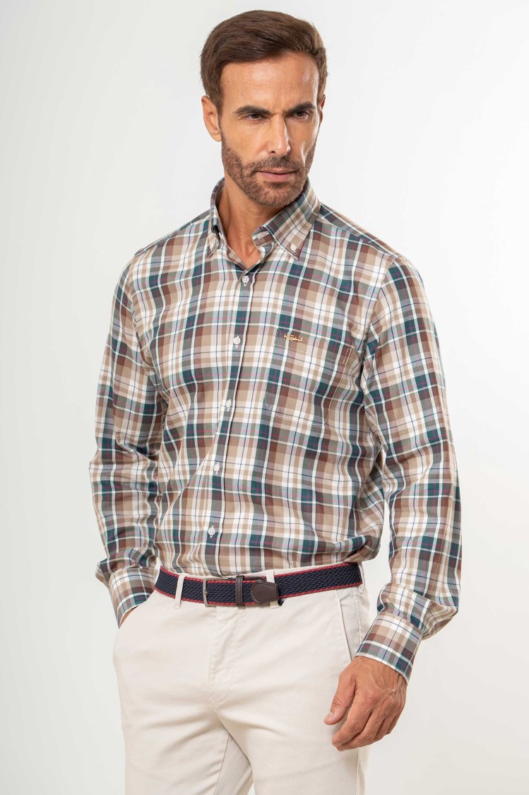 Camisa semientallada cuadrícula sobre espiga
