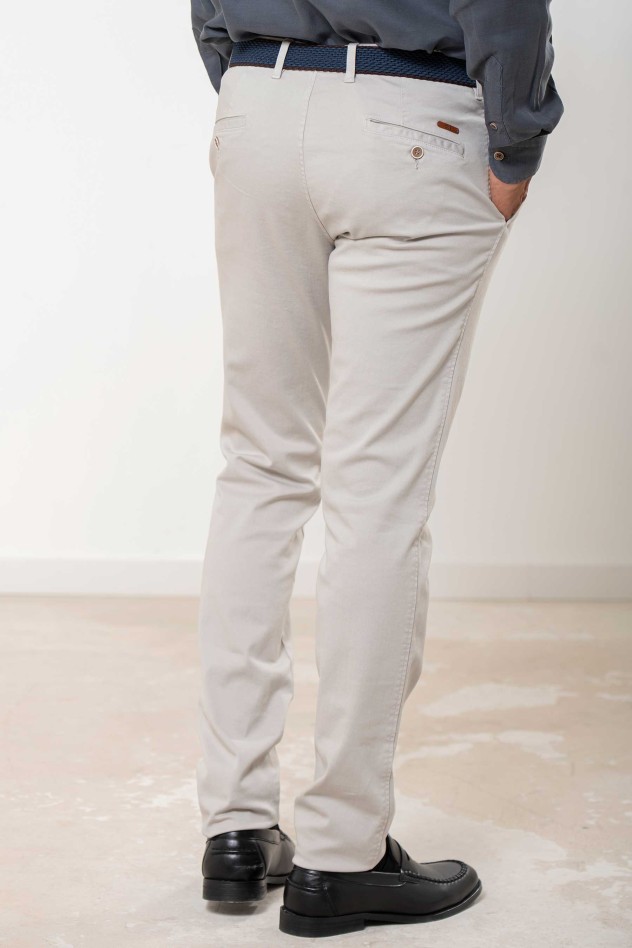 Pantalón chino elástico algodón con...