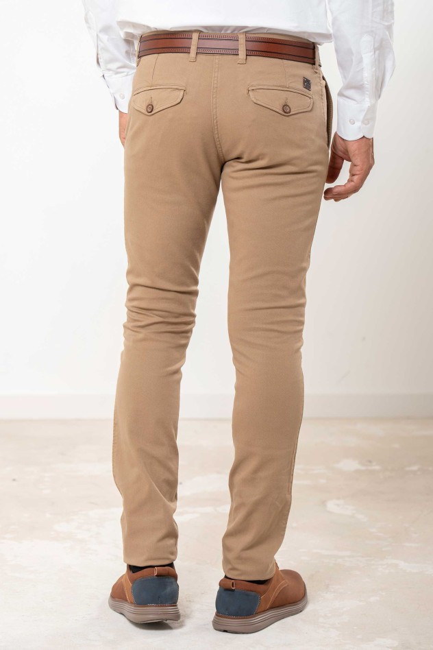 Pantalón chino elástico...