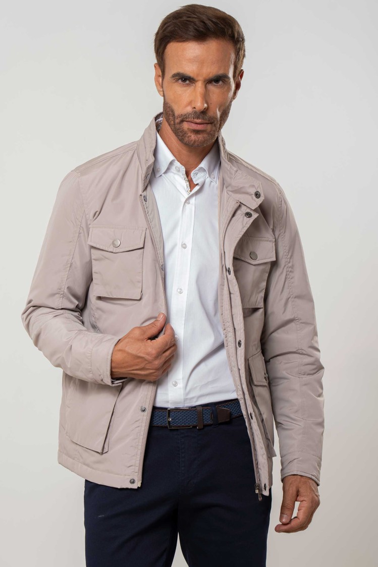 Parka técnica acolchada multi bolsillos