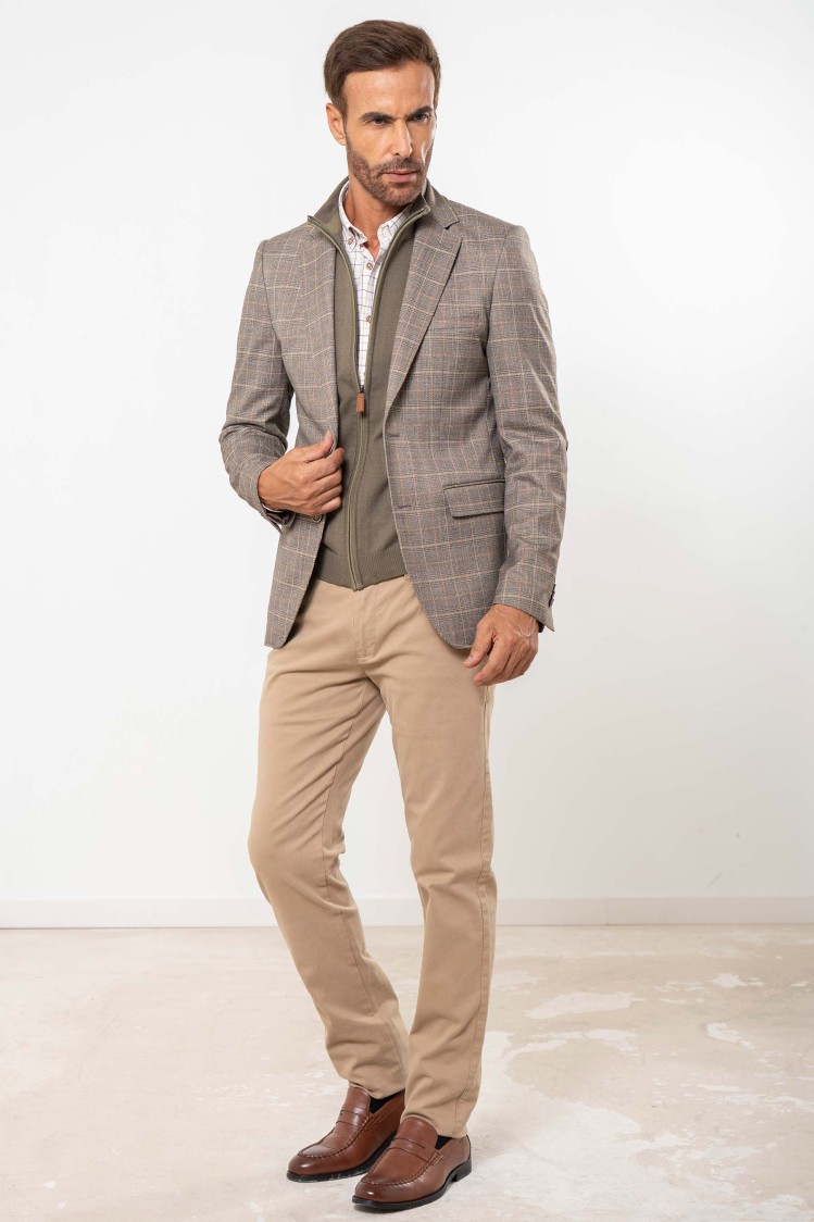 Americana cuadrícula con coderas