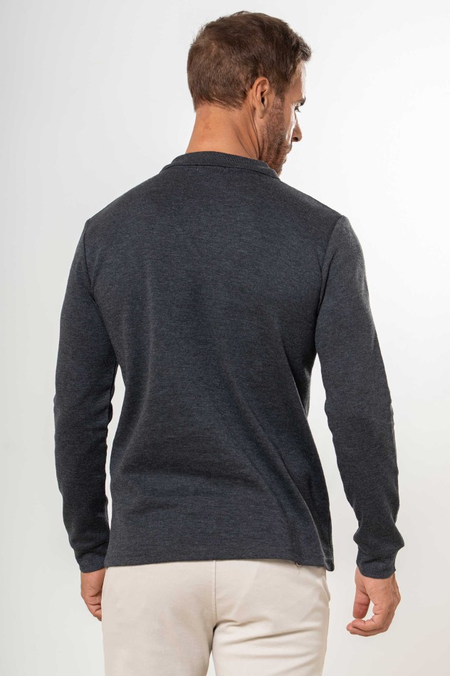 Polo liso con bolsillo