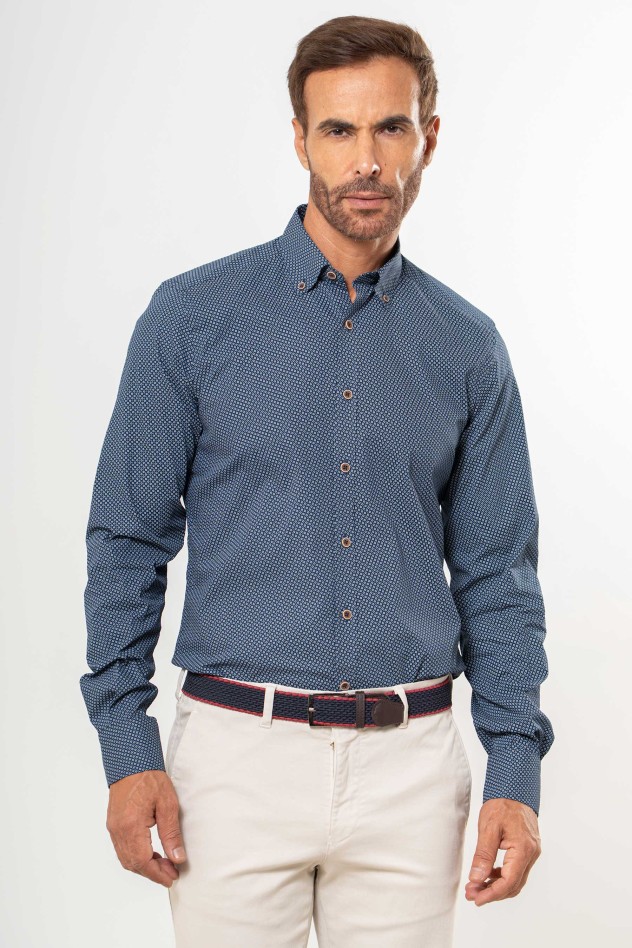 Camisa semientallada estampado círculos