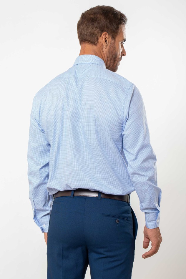 Camisa semientallada estructura pata...