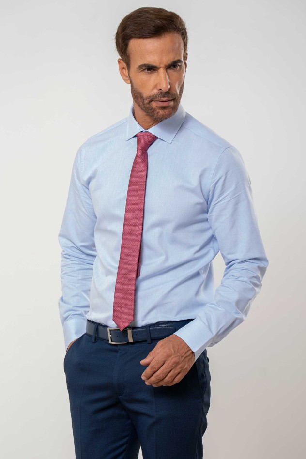 Camisa de vestir entallada...