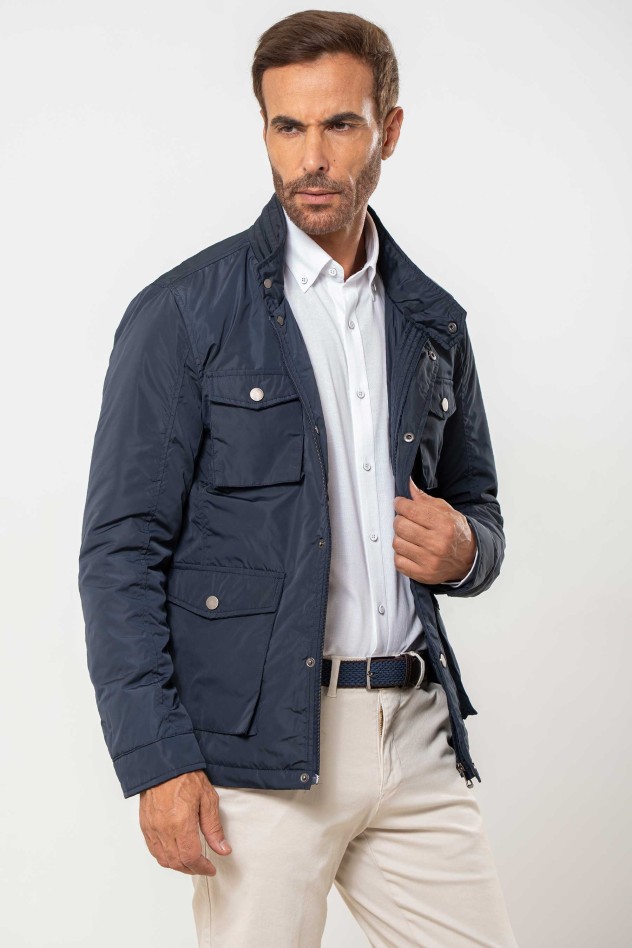 Parka técnica acolchada multi bolsillos